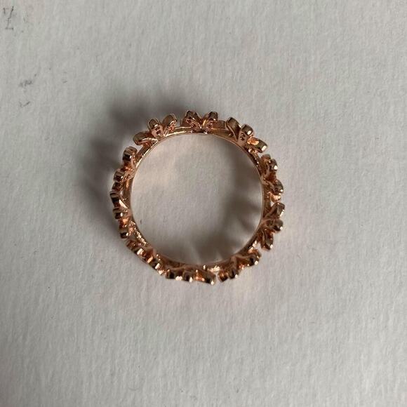 Size 7 Rose Gold Daisy Flower Crown Ring - Picture 5 of 10